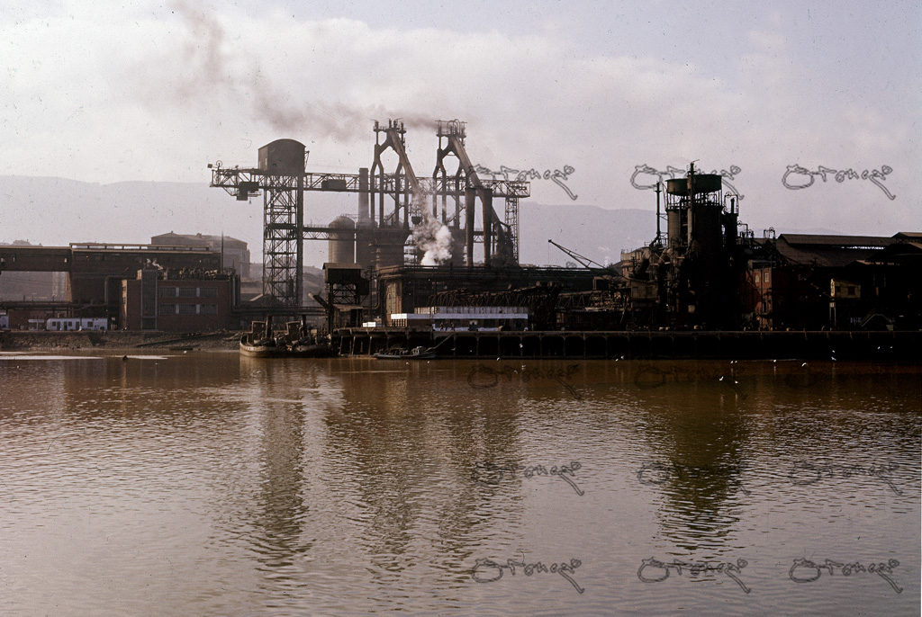 Vista De La Ria Con Los Altos Hornos - Foto De Los Aos 60